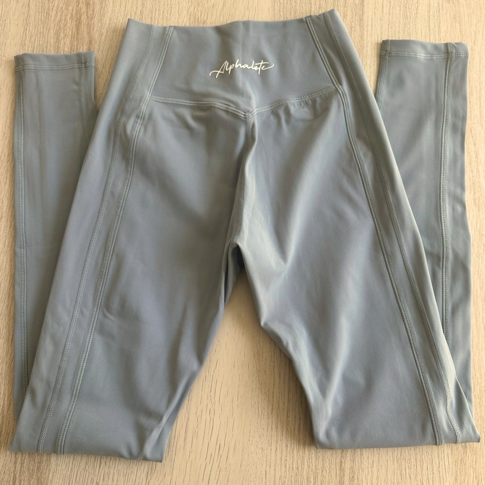 Alphalete leggings! Never worn :)